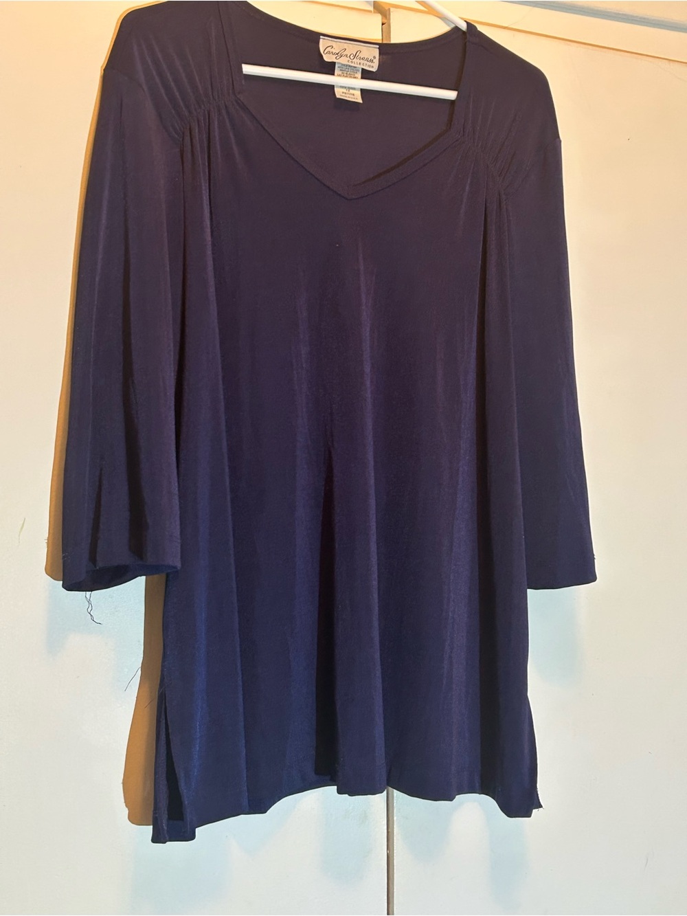 Carolyn Strauss Navy V-Neck Tunic Top